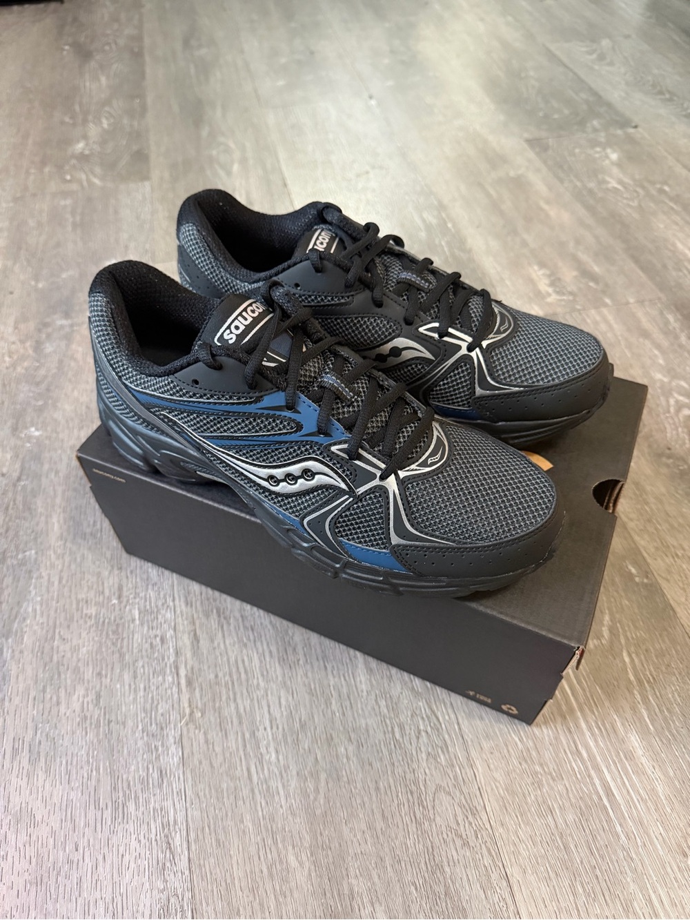 Saucony Men's Black & Navy Athletic Running Sneakers
